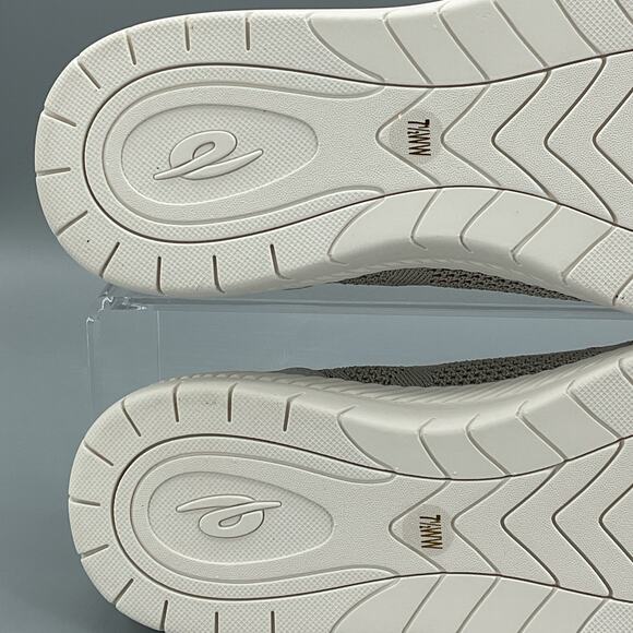 NEW Easy Spirit Women’s Glitz Casual Slip-on Walking Shoes Silver Size 7.5WW - Picture 9 of 10